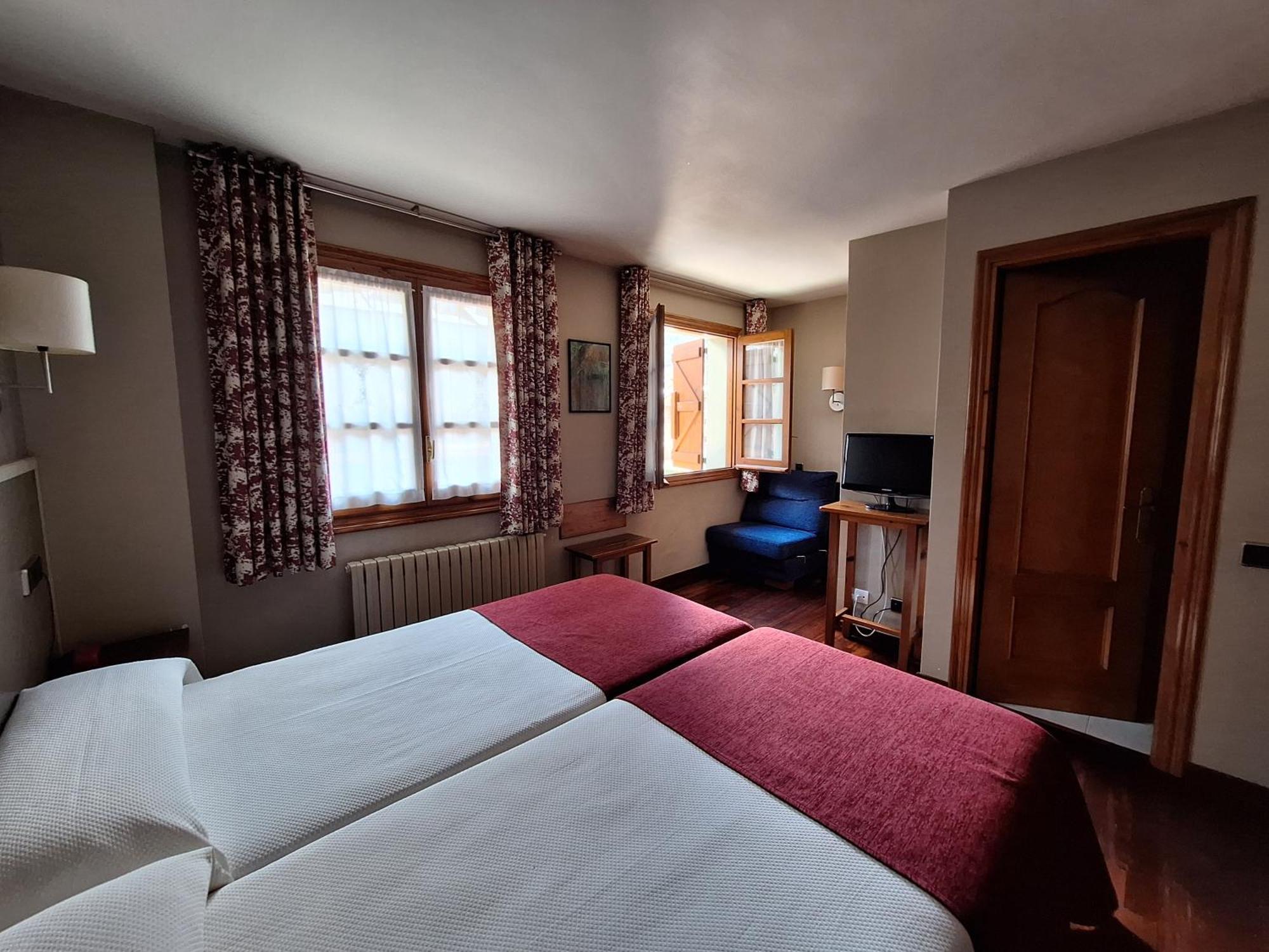 Hotel Aragueells Benasque Extérieur photo